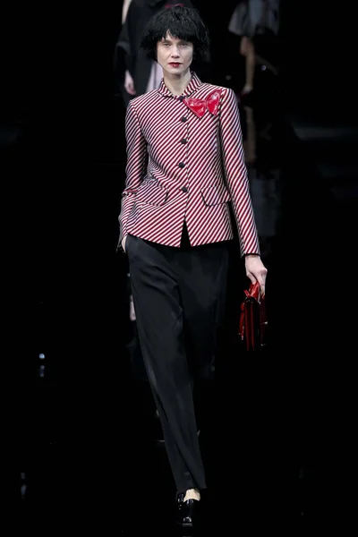 Look 32
